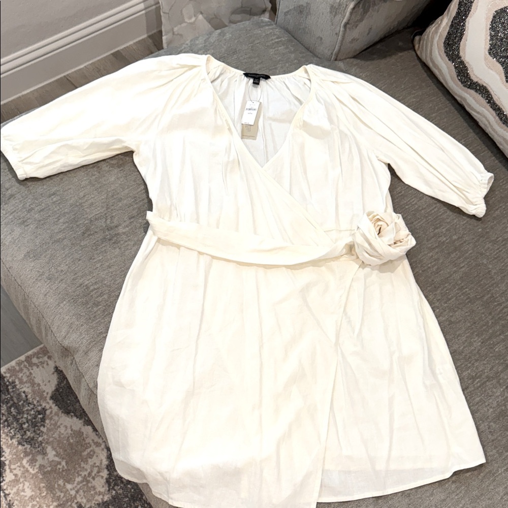 NWT - Banana Republic Cream Linen Wrap 
Dress Size Large Petite